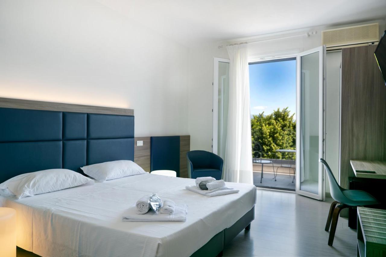 דסנזאנו דל גארדה Hotel Riviera מראה חיצוני תמונה