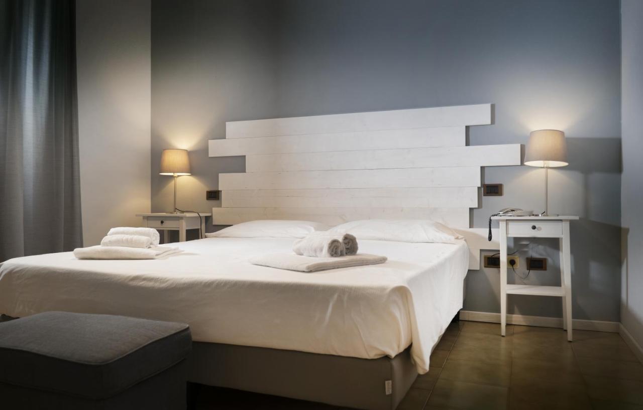 דסנזאנו דל גארדה Hotel Riviera מראה חיצוני תמונה