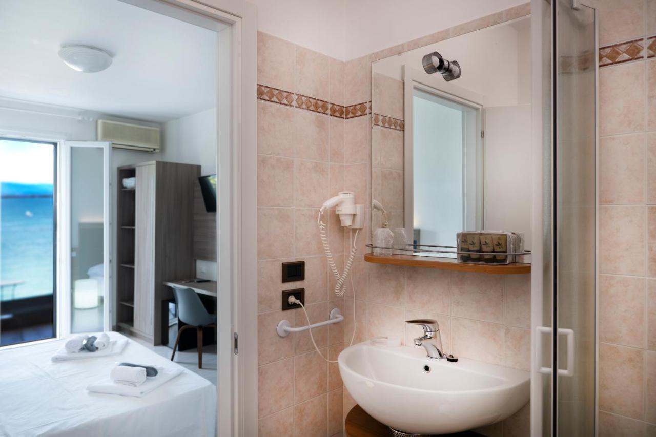 דסנזאנו דל גארדה Hotel Riviera מראה חיצוני תמונה